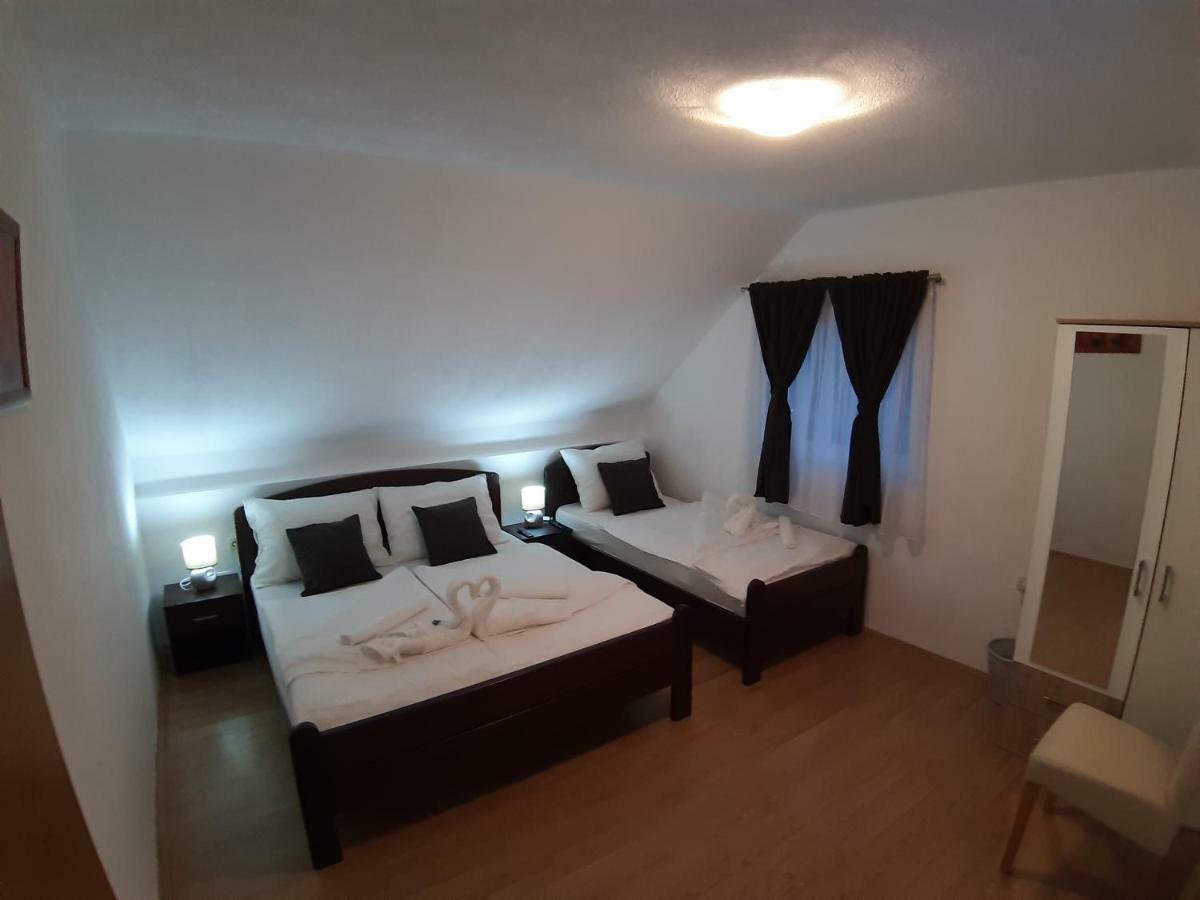 Appartement House Jelena&Marija à Rakovica Extérieur photo